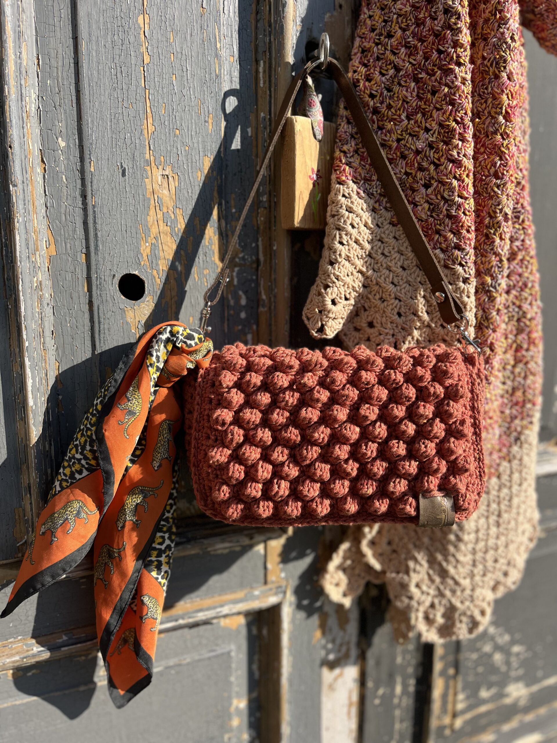 Haakpakket schoudertasje met pompons Basic Lodge